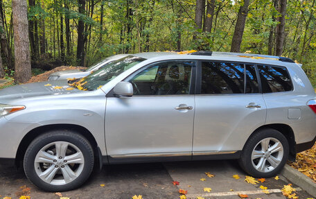 Toyota Highlander III, 2013 год, 1 700 000 рублей, 4 фотография