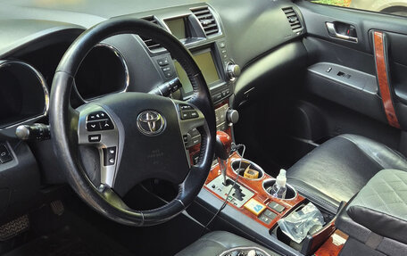 Toyota Highlander III, 2013 год, 1 700 000 рублей, 8 фотография