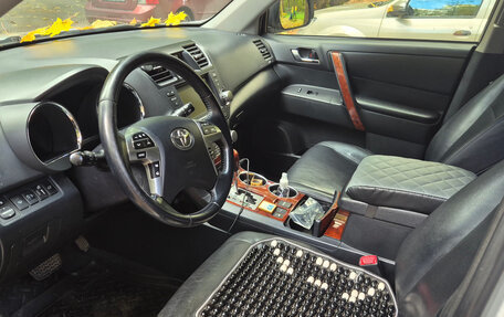 Toyota Highlander III, 2013 год, 1 700 000 рублей, 5 фотография
