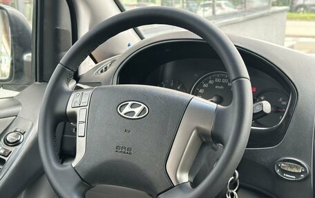 Hyundai H-1 II рестайлинг, 2010 год, 1 399 000 рублей, 14 фотография