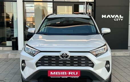 Toyota RAV4, 2021 год, 3 189 000 рублей, 2 фотография