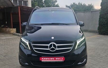 Mercedes-Benz V-Класс, 2017 год, 4 125 000 рублей, 2 фотография