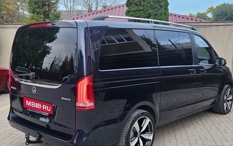 Mercedes-Benz V-Класс, 2017 год, 4 125 000 рублей, 5 фотография