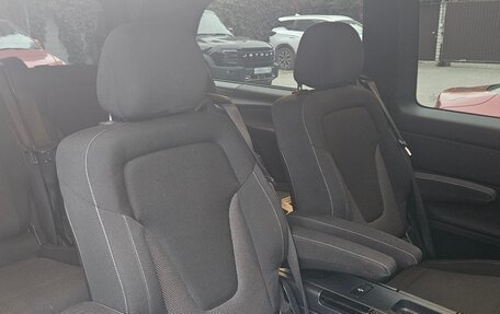 Mercedes-Benz V-Класс, 2017 год, 4 125 000 рублей, 15 фотография