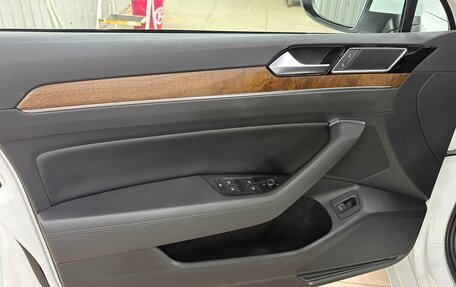 Volkswagen Passat B8 рестайлинг, 2017 год, 2 450 000 рублей, 14 фотография