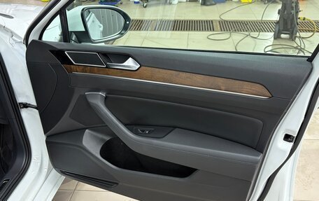 Volkswagen Passat B8 рестайлинг, 2017 год, 2 450 000 рублей, 18 фотография