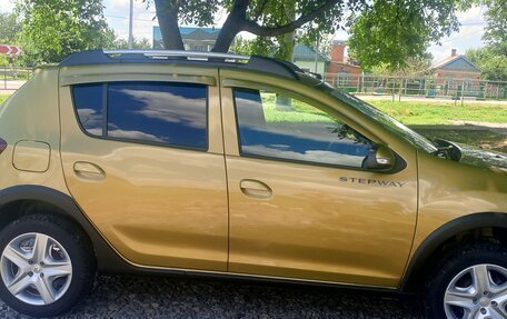 Renault Sandero II рестайлинг, 2015 год, 830 000 рублей, 11 фотография