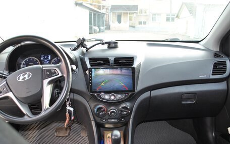 Hyundai Solaris II рестайлинг, 2016 год, 1 000 000 рублей, 3 фотография