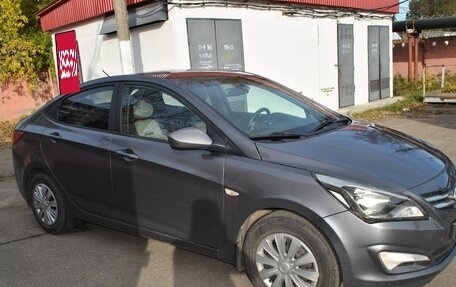 Hyundai Solaris II рестайлинг, 2016 год, 1 000 000 рублей, 2 фотография
