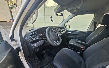 Volkswagen Multivan T6 рестайлинг, 2022 год, 4 700 000 рублей, 6 фотография