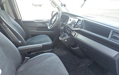 Volkswagen Multivan T6 рестайлинг, 2022 год, 4 700 000 рублей, 7 фотография