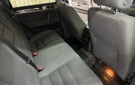 Volkswagen Touareg III, 2006 год, 750 000 рублей, 21 фотография