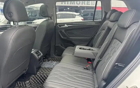 Volkswagen Tiguan II, 2022 год, 2 468 000 рублей, 18 фотография