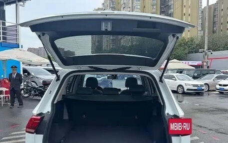 Volkswagen Tiguan II, 2022 год, 2 468 000 рублей, 14 фотография