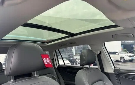 Volkswagen Tiguan II, 2022 год, 2 468 000 рублей, 17 фотография