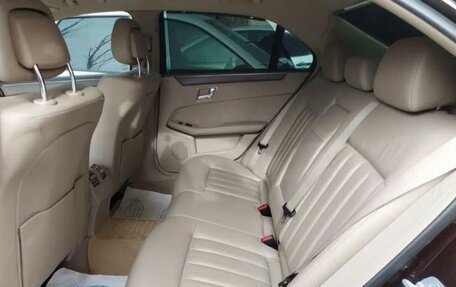Mercedes-Benz E-Класс, 2010 год, 1 050 000 рублей, 2 фотография