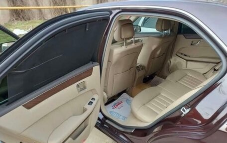 Mercedes-Benz E-Класс, 2010 год, 1 050 000 рублей, 3 фотография