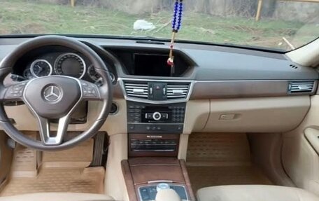 Mercedes-Benz E-Класс, 2010 год, 1 050 000 рублей, 8 фотография