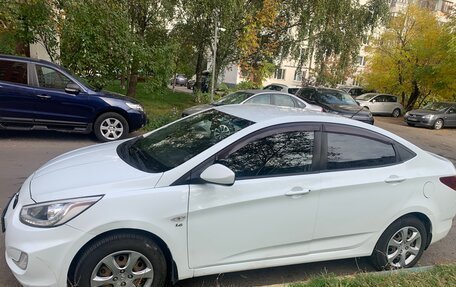 Hyundai Solaris II рестайлинг, 2013 год, 630 000 рублей, 4 фотография
