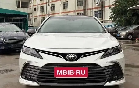 Toyota Camry, 2021 год, 3 400 000 рублей, 2 фотография