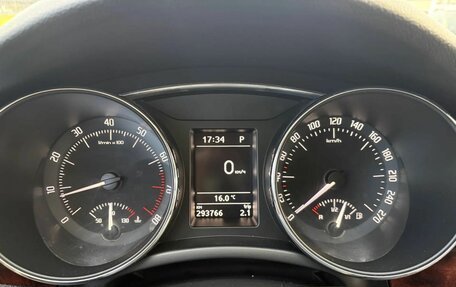 Skoda Superb III рестайлинг, 2012 год, 1 200 000 рублей, 17 фотография