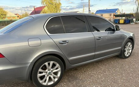 Skoda Superb III рестайлинг, 2012 год, 1 200 000 рублей, 12 фотография