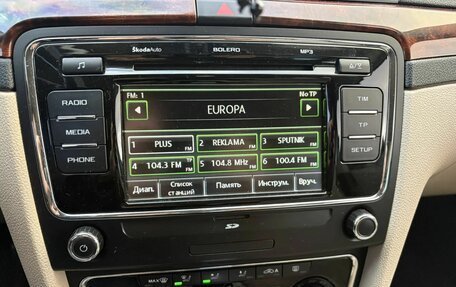 Skoda Superb III рестайлинг, 2012 год, 1 200 000 рублей, 27 фотография