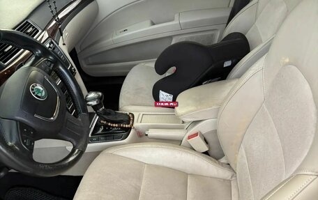 Skoda Superb III рестайлинг, 2012 год, 1 200 000 рублей, 22 фотография