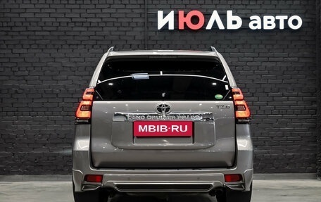 Toyota Land Cruiser Prado 150 рестайлинг 2, 2019 год, 5 200 000 рублей, 6 фотография