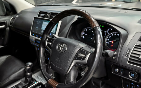 Toyota Land Cruiser Prado 150 рестайлинг 2, 2019 год, 5 200 000 рублей, 14 фотография