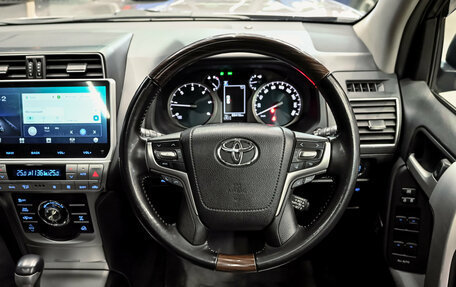 Toyota Land Cruiser Prado 150 рестайлинг 2, 2019 год, 5 200 000 рублей, 22 фотография