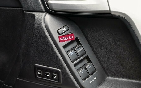 Toyota Land Cruiser Prado 150 рестайлинг 2, 2019 год, 5 200 000 рублей, 15 фотография