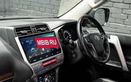 Toyota Land Cruiser Prado 150 рестайлинг 2, 2019 год, 5 200 000 рублей, 23 фотография