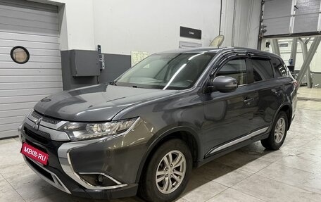 Mitsubishi Outlander III рестайлинг 3, 2019 год, 1 539 000 рублей, 1 фотография
