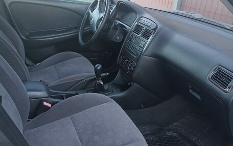 Toyota Avensis III рестайлинг, 2001 год, 299 000 рублей, 9 фотография
