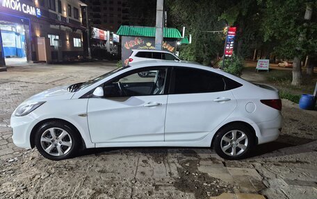 Hyundai Solaris II рестайлинг, 2011 год, 400 000 рублей, 1 фотография