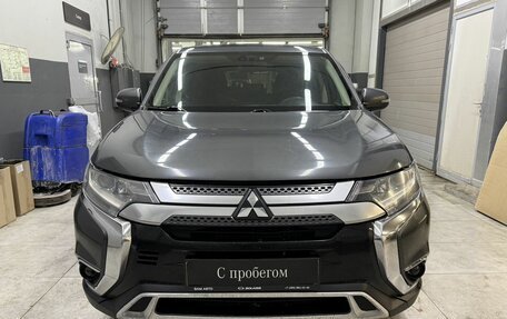 Mitsubishi Outlander III рестайлинг 3, 2019 год, 1 539 000 рублей, 2 фотография