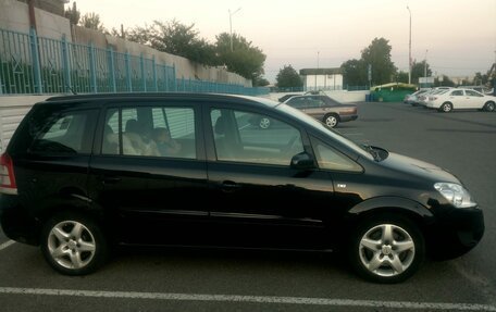 Opel Zafira B, 2008 год, 280 000 рублей, 2 фотография