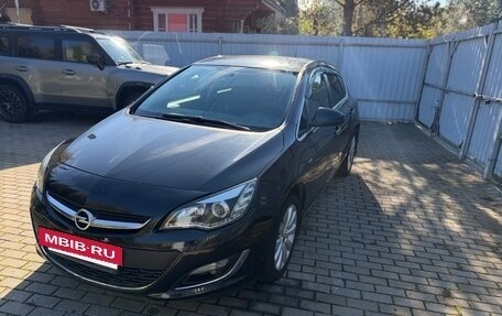 Opel Astra J, 2013 год, 885 000 рублей, 2 фотография