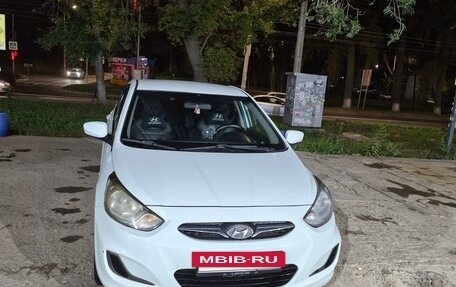 Hyundai Solaris II рестайлинг, 2011 год, 400 000 рублей, 4 фотография