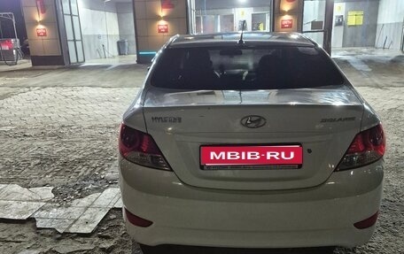 Hyundai Solaris II рестайлинг, 2011 год, 400 000 рублей, 2 фотография