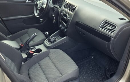 Volkswagen Jetta VI, 2013 год, 500 000 рублей, 18 фотография