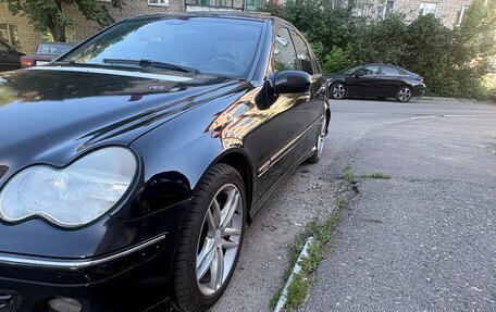 Mercedes-Benz C-Класс, 2005 год, 630 000 рублей, 5 фотография