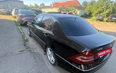 Mercedes-Benz C-Класс, 2005 год, 630 000 рублей, 8 фотография
