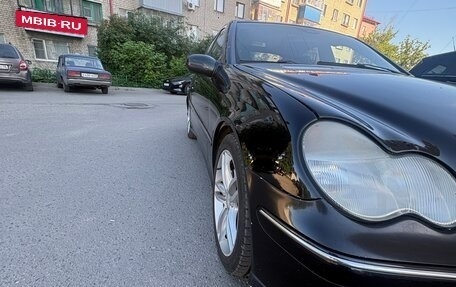 Mercedes-Benz C-Класс, 2005 год, 630 000 рублей, 3 фотография