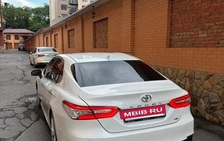 Toyota Camry, 2018 год, 2 600 000 рублей, 2 фотография