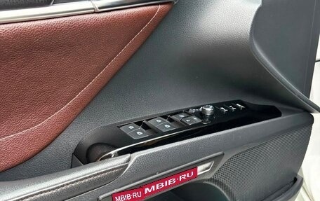 Toyota Camry, 2018 год, 2 600 000 рублей, 4 фотография