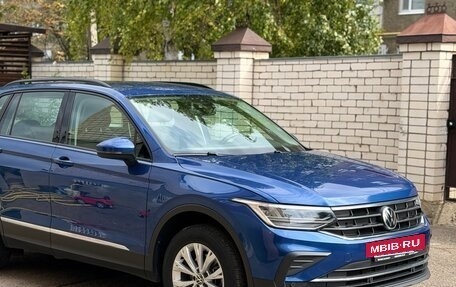 Volkswagen Tiguan II, 2021 год, 2 670 000 рублей, 5 фотография