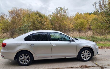 Volkswagen Jetta VI, 2013 год, 1 000 000 рублей, 6 фотография