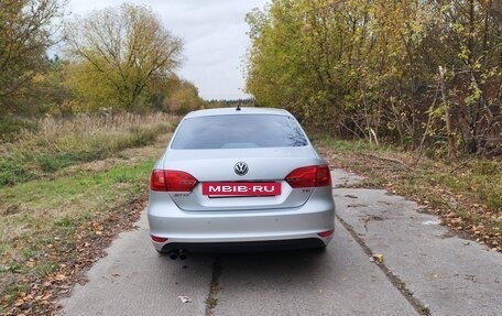 Volkswagen Jetta VI, 2013 год, 1 000 000 рублей, 4 фотография